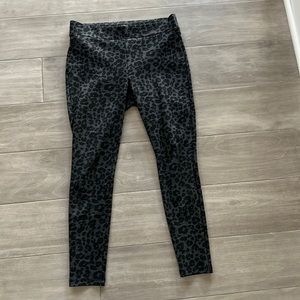 Loft cheetah print ponte leggings. Size Medium Petite. Like new.